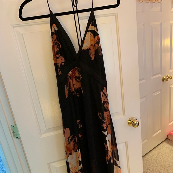 White House Black Market Dresses & Skirts - White House Black Market Floral High-Low Dress